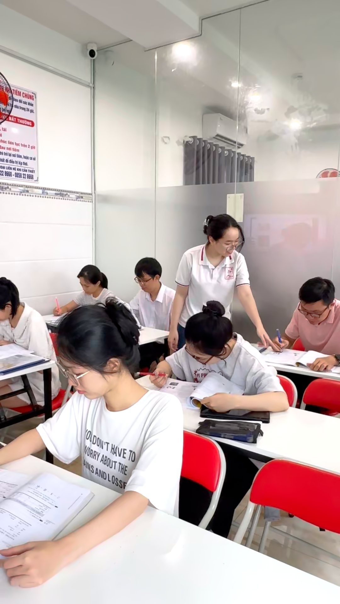 Học viên thực hành tiếng Trung